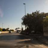 Superato di pochi metri il cavalcavia della 16, ecco apparire sulla destra l�accesso di strada Scanzano, reso praticamente invisibile agli automobilisti di passaggio a causa della sua posizione scomoda e defilata